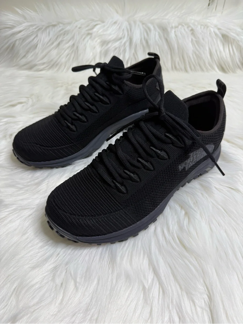 The North Face Truxel Men Sneakers Walking Hiking Shoes Size 9
